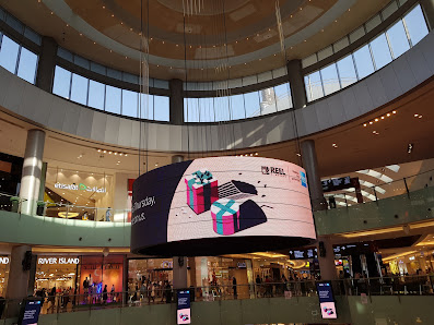 Dubai Ice Rink thumb 6